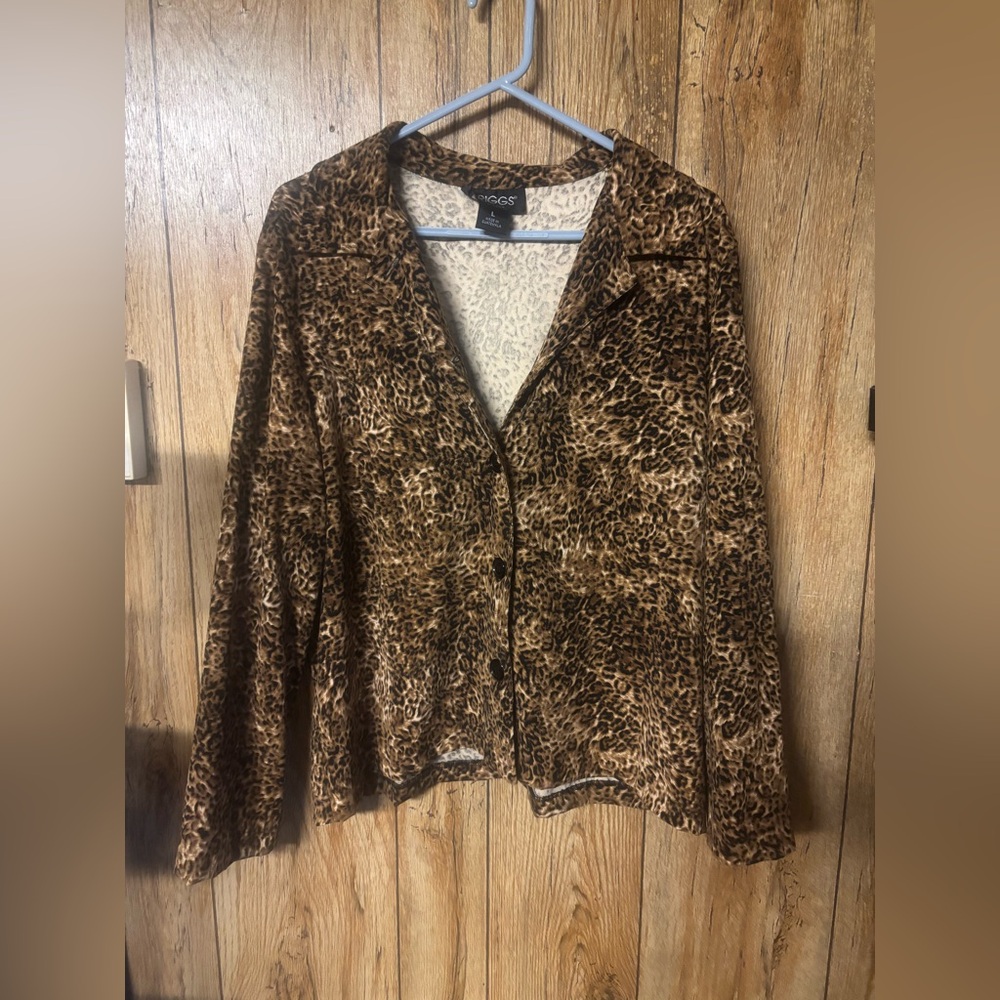 Chic and Soft Leopard Print Button Up Blazer - image 1